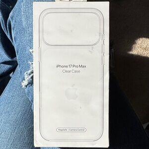 Apple iPhone 17 Pro Max Clear MagSafe Case - Transparent